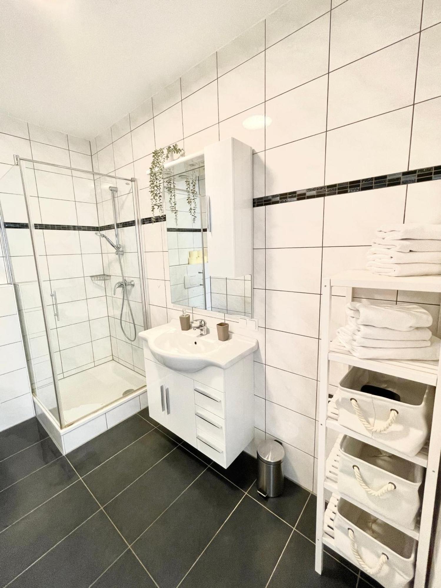 Contactless Self-Check-In - City Apartment Zum Wohlfuhlen Ans16 Грац Екстер'єр фото